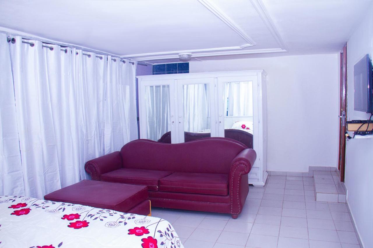 Hotel Amazone Котону Екстер'єр фото