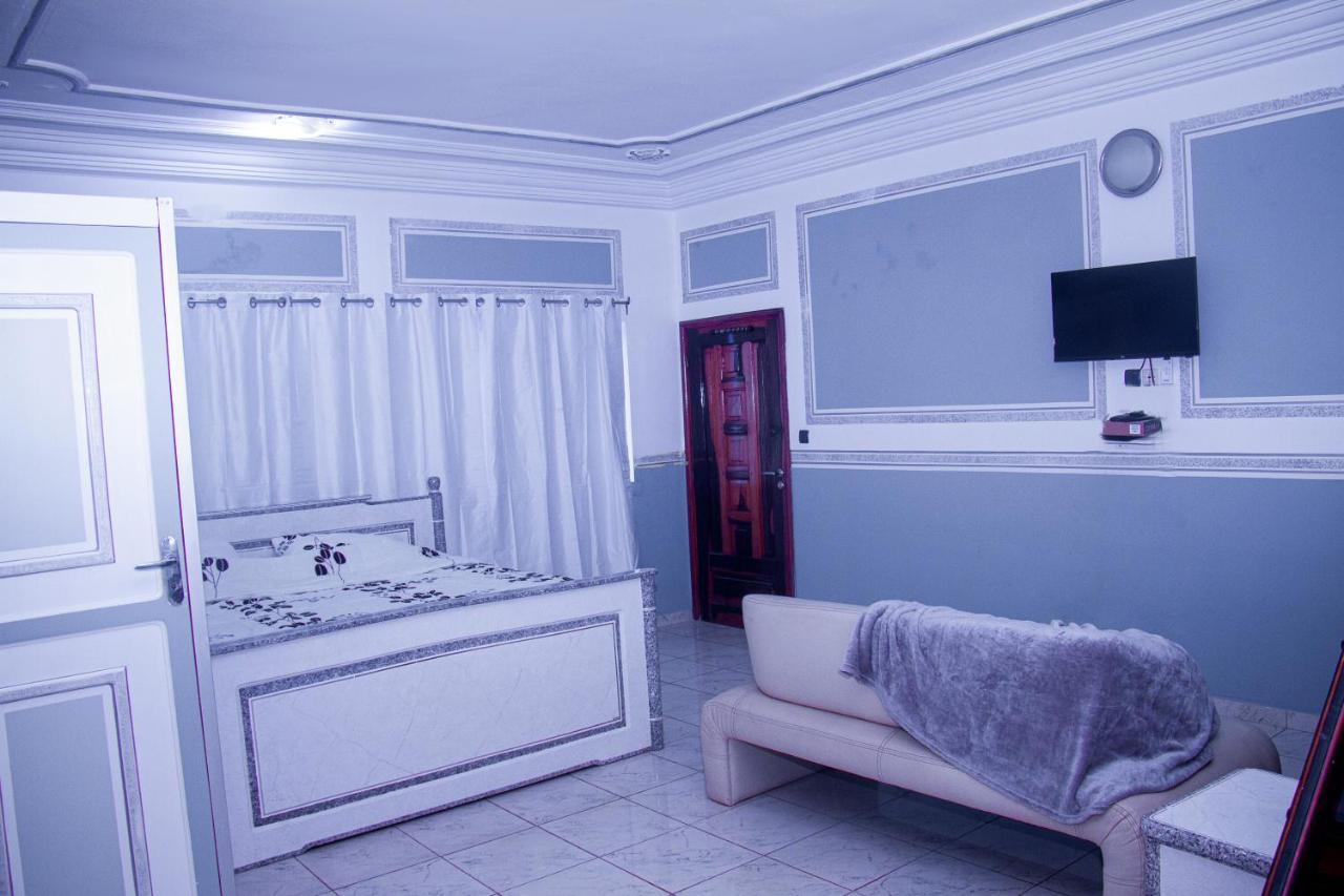 Hotel Amazone Котону Екстер'єр фото